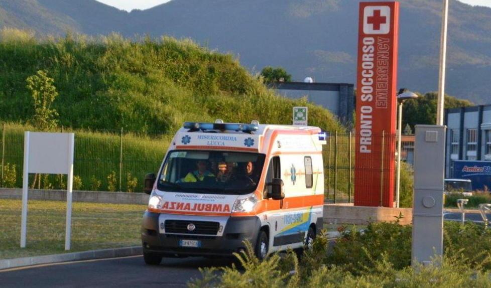 Picchia la ex e il figlio piccolo 