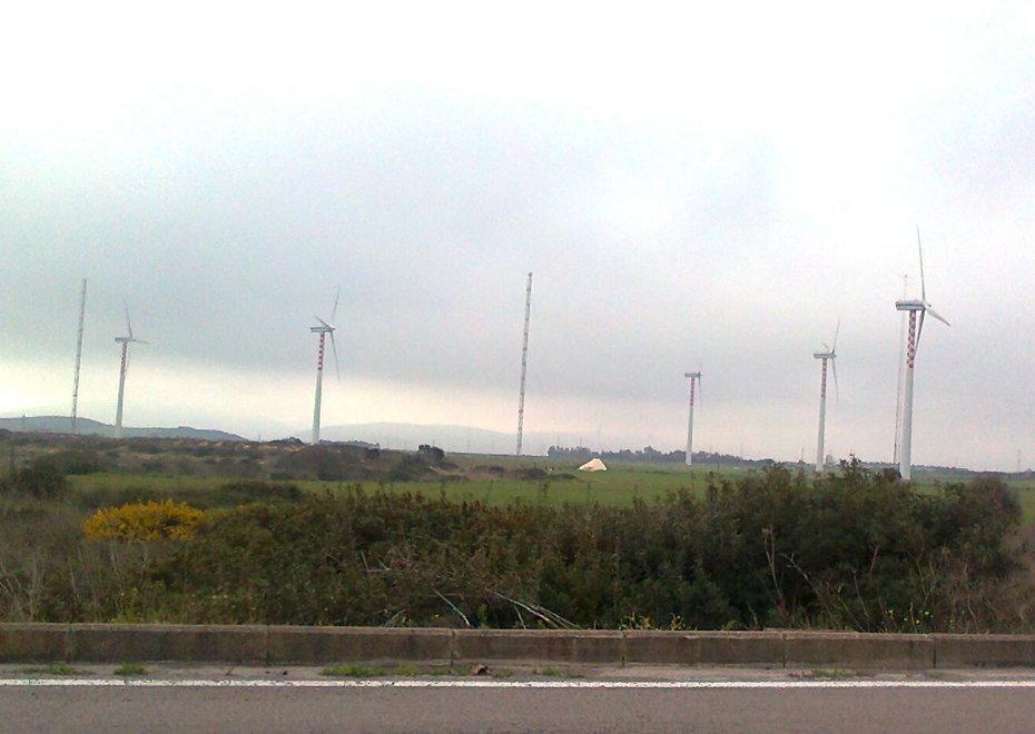 Centrale eolica, il Comune batte cassa alla Energetica Sarda 