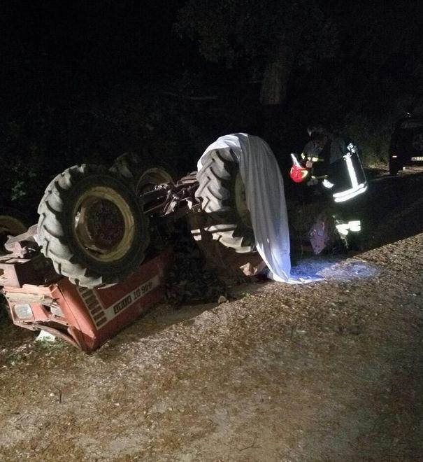 Tutto Belvì ai funerali dell’agricoltore di 85 anni 