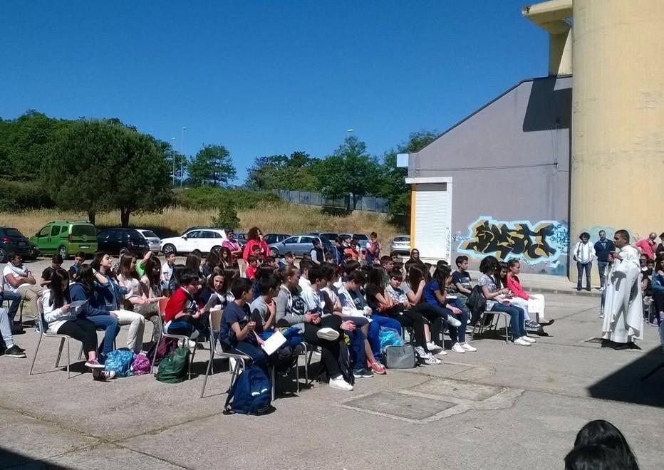Chiesa, scuola media e famiglie insieme 