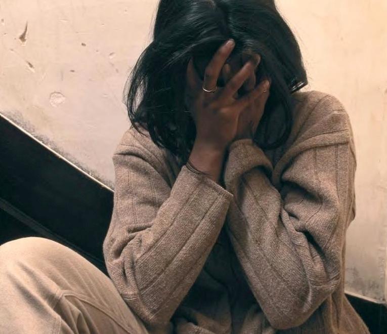 Picchia a sangue la convivente: è arrestato per maltrattamenti 