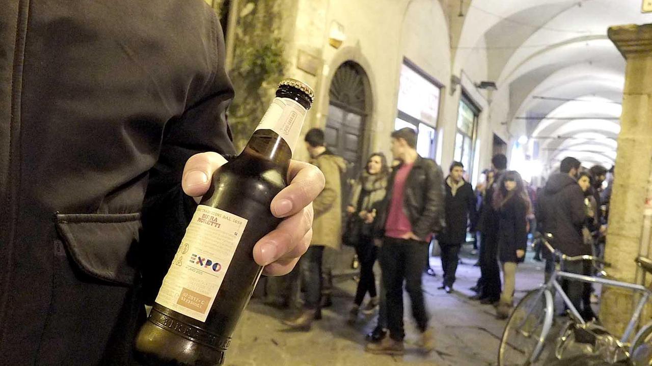 Birra e movida in piazza delle Vettovaglie