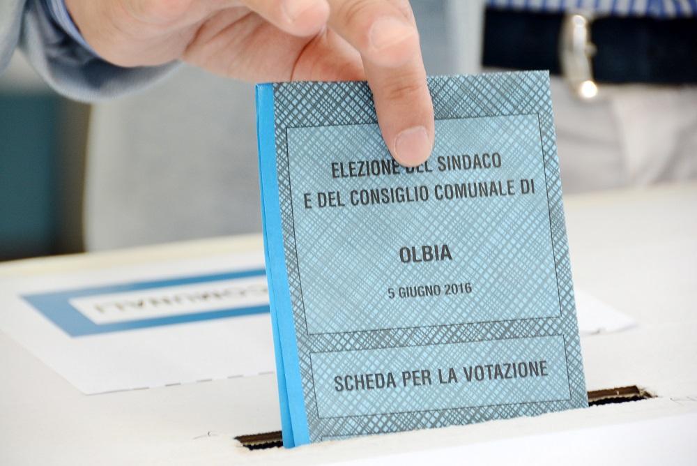 La scheda elettorale delle comunali di Olbia