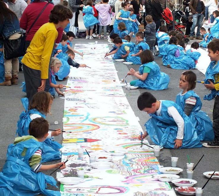 Laboratori in piazza con “La scuola in circolo” 