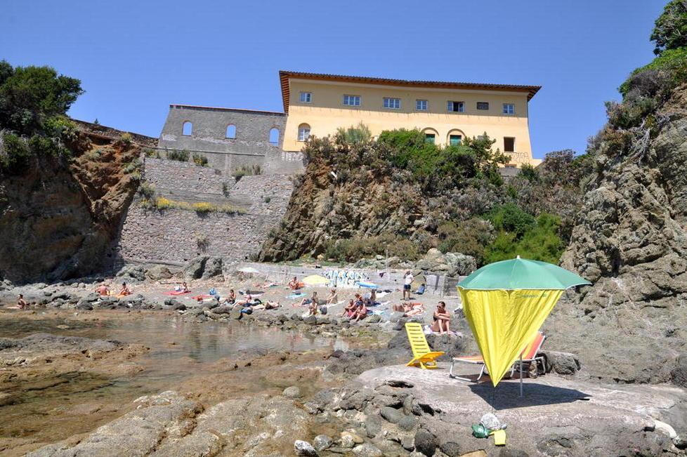 Quella baia della contessa e il tuffo dello scapolo Sordi 