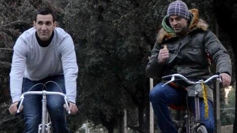 Trecento km in bici con abiti d’epoca da Fano a Grosseto