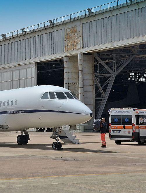 Volo d’urgenza per una 25enne 