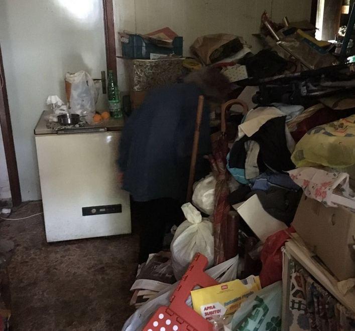 Va a fuoco una casa, coppia di anziani salvata dai vigili 