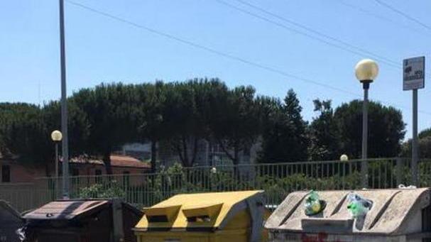 Ripreso dalla telecamera “anti-furbetti”: multato