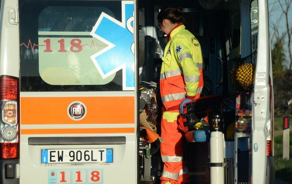Folgorato in casa, salvato da moglie e infermiera 