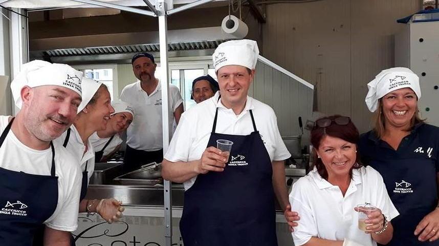 La duchessa di York e Gabriel Garko brindano a T-Wine