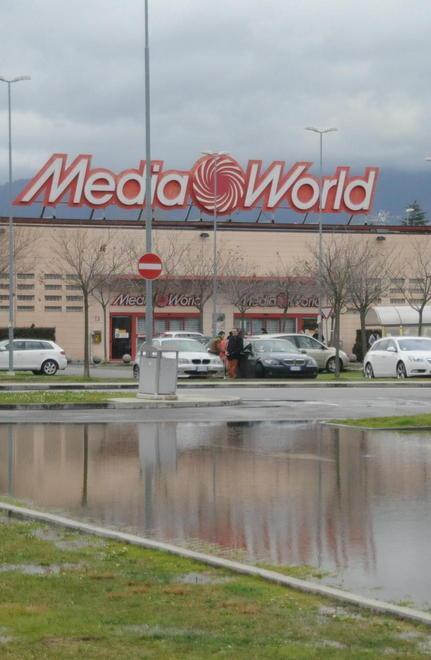 Tenta il colpo a Mediaworld 35enne denunciata per furto