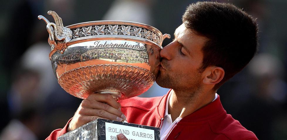 Djokovic sfata il tabù Trionfa a Parigi suo il “piccolo Slam” 