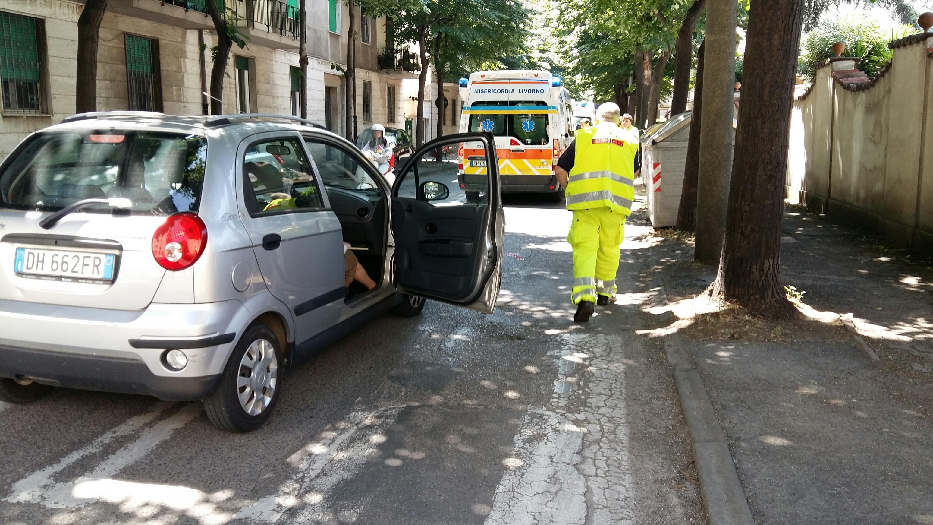 Anziano travolto sulle strisce: è grave