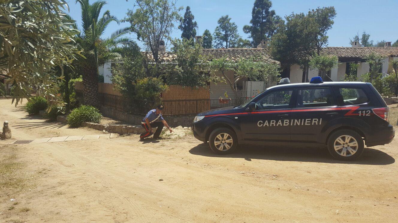 Villasimius, dopo una lite in un bar sparano contro il suo furgone: tre denunciati 