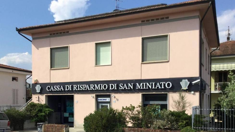 Lo sportello della Carismi a Ponte a Cappiano