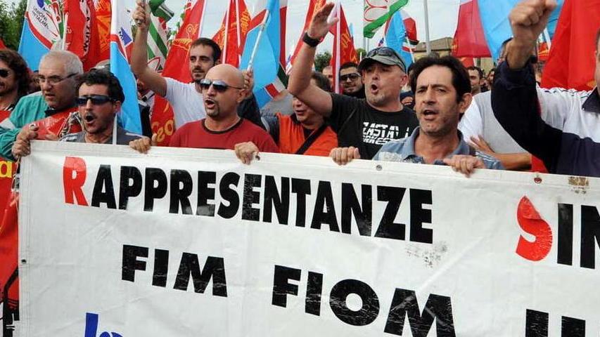 Metalmeccanici da tutta la Toscana in corteo a Livorno per lo sciopero nazionale