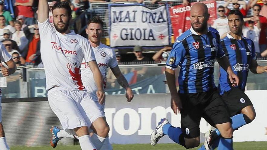 Il regolamento: ecco perché non c’è più il “favore” per la squadra meglio piazzata