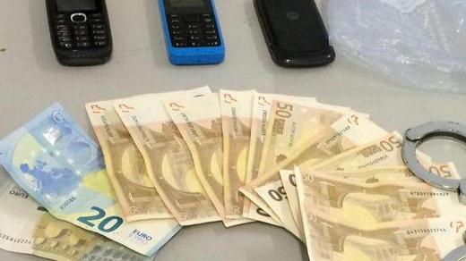 Nasconde la cocaina negli slip: arrestato