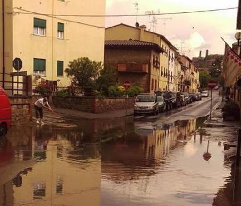Temporale improvviso, Borghi allagati