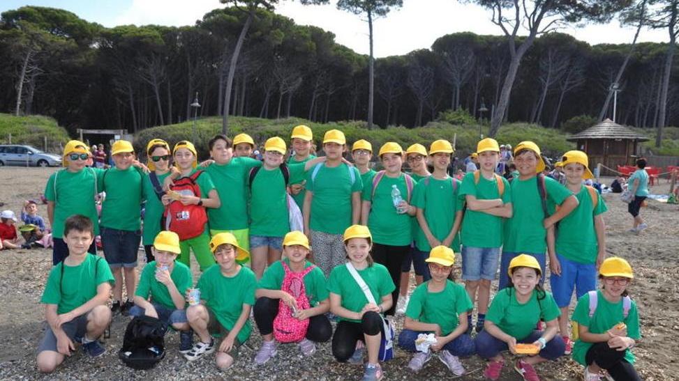 Sicurezza in acqua lezione in spiaggia per 330 bambini