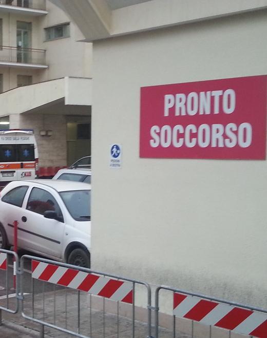 Lo massacrano per rapinarlo di 80 euro 