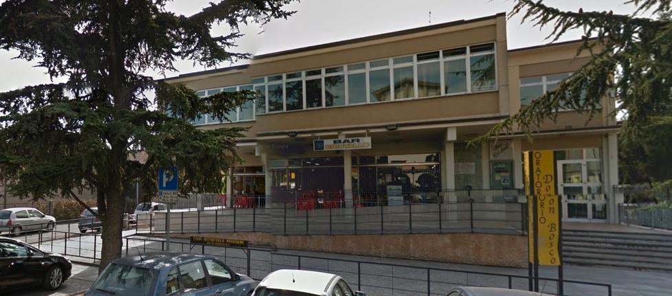 Riapre il bar del prete luogo “sacro” del paese 