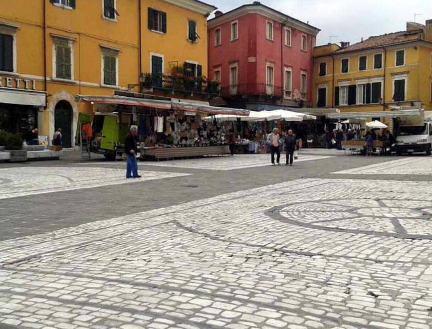 La piazza Alberica semivuota lunedì 6 giugno