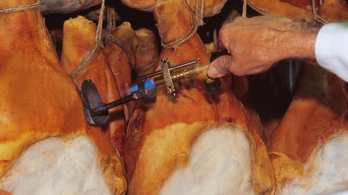 Emilia, sequestrate 40 tonnellate di prosciutto