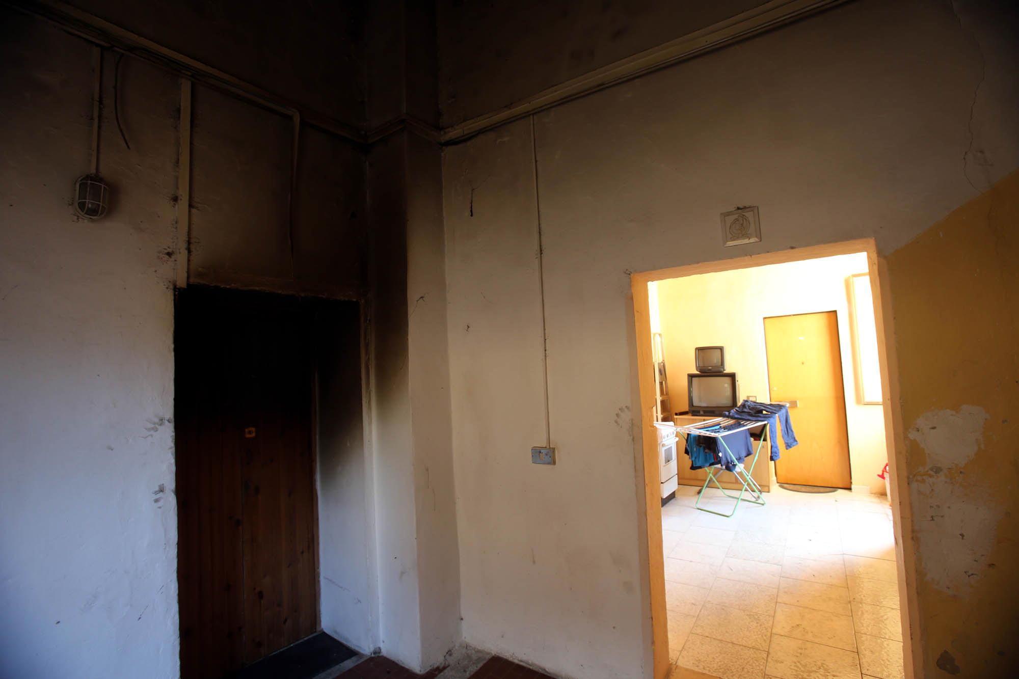 Incendio in una palazzina a Pescia: evacuati gli appartamenti