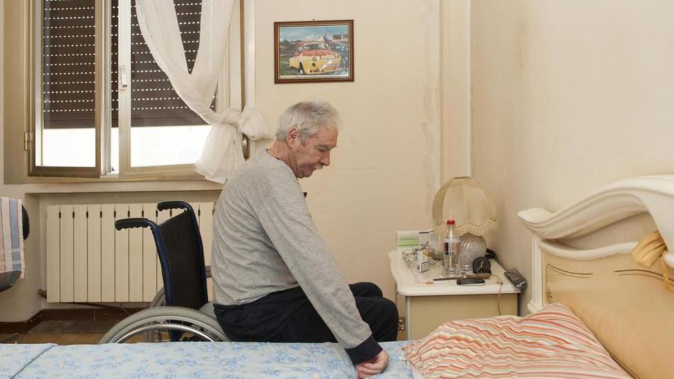 Ascensore ko da vent’anni, disabile "sequestrato" in casa
