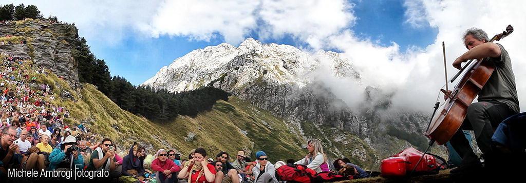 Una vecchia edizione di Musica sulle Apuane