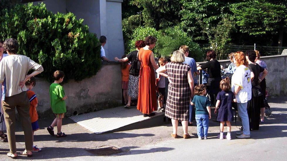 Ferro troppo alto nell’acqua della scuola: «Bimbi non bevete dal rubinetto»