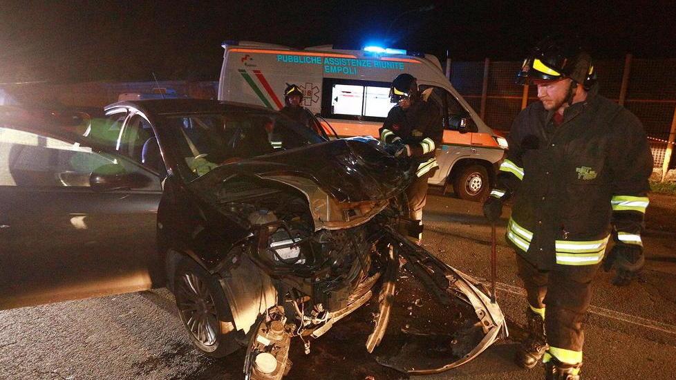 Positivo all’alcoltest dopo lo scontro con 6 feriti: denunciato