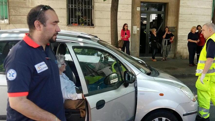 Travolto sulle strisce in viale Mameli: è grave
