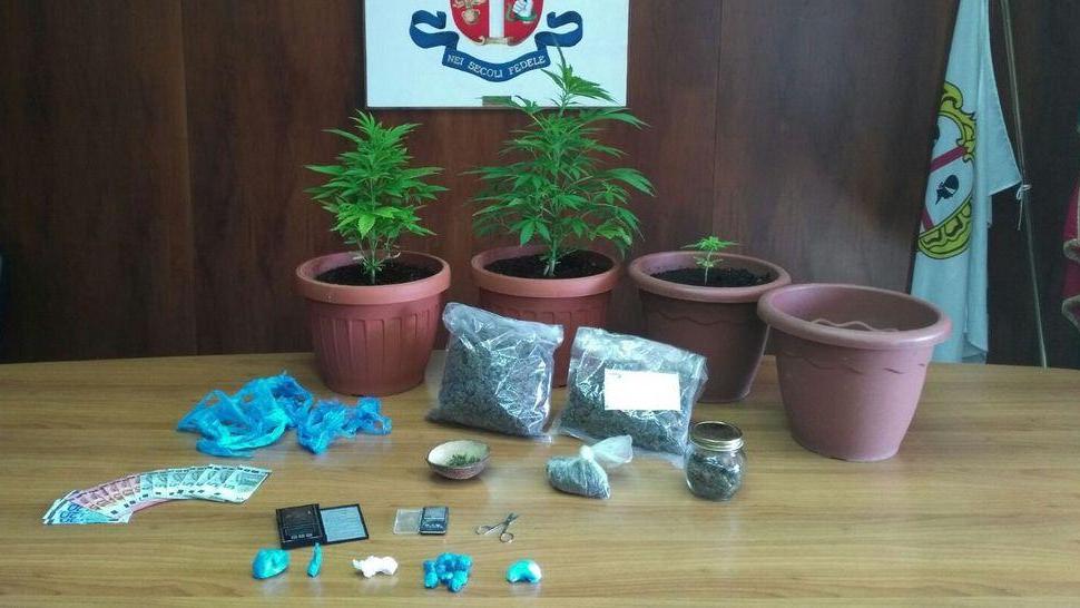 Market della droga in casa, disoccupato finisce in manette