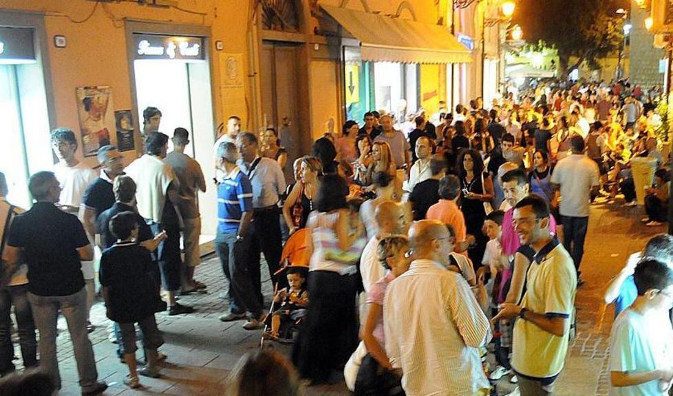 Negozi aperti dalle 18 molti i favorevoli ma restano i dubbi 
