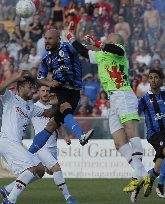 Foggia-Pisa, Lucchesi: «Ora cambiata per il caldo? Mezzo grado di differenza» 