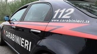 Speronano l’auto all’alt dei carabinieri. Arrestato un uomo 