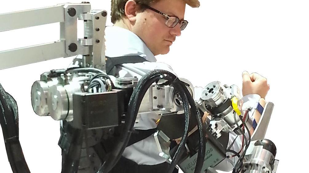 Uno dei robot indossabili per la riabilitazione post-ictus (foto: Scuola Superiore Sant'Anna di Pisa)