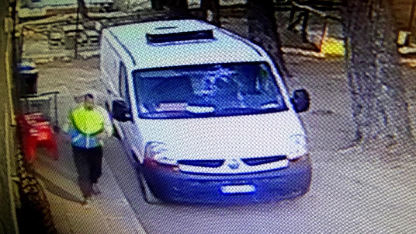 Il ladro ripreso dalle telecamere 