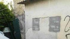 Appello al prefetto: togliete i mattoni