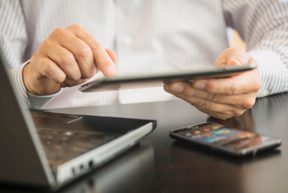Incontri per trovare la bussola del web