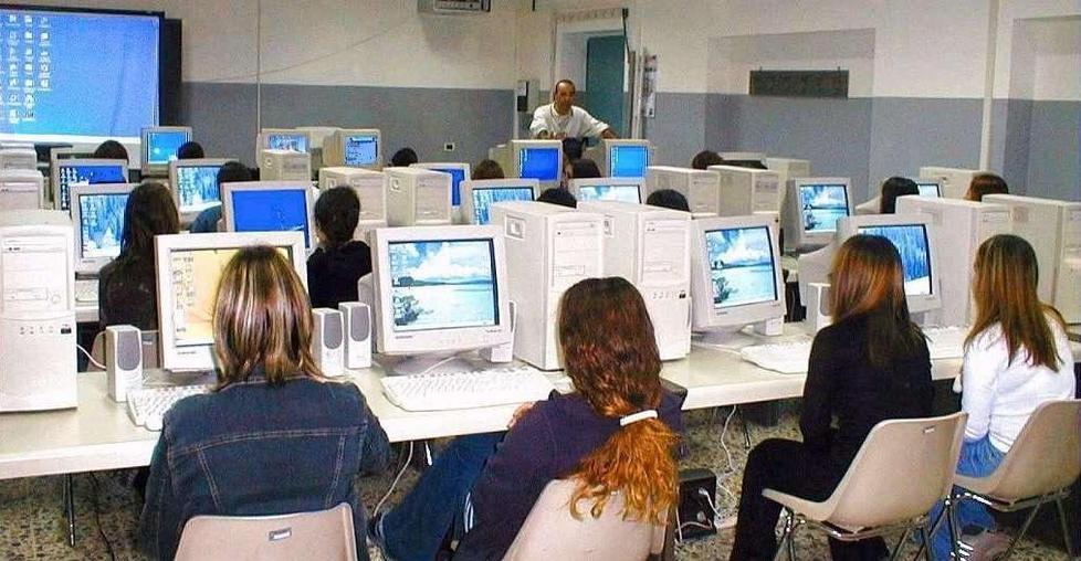 Digitalmente, invasione telematica a scuola 