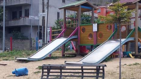 Preda Istrada, il quartiere costruisce un parco giochi