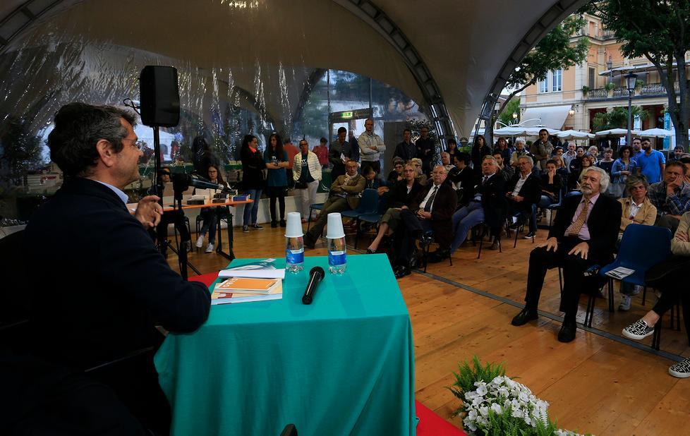 Il professor Segrè contro gli sprechi alimentari 