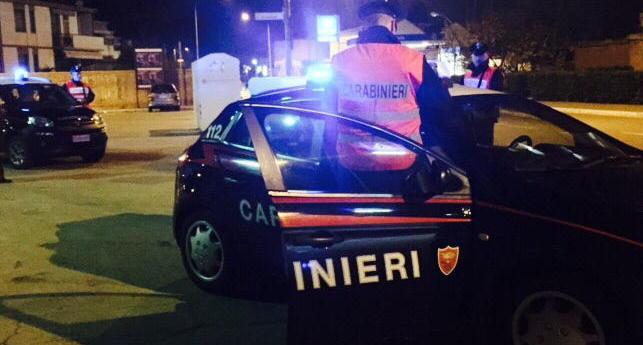 Ladri in fuga a Chianni con fucili e oggetti d’oro 