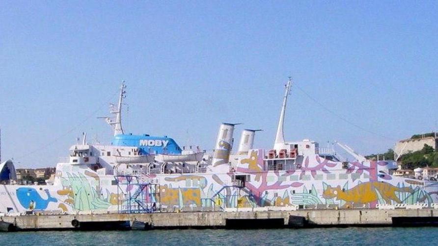 Valori sospetti di legionella, stop alla nave