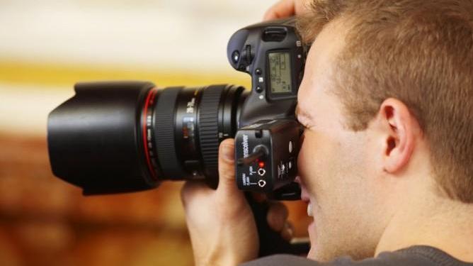 Viaggio fotografico attraverso le attività dei tanti volontari