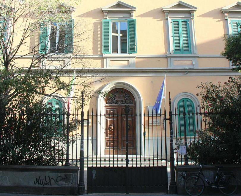 Cadono calcinacci, classi trasferite 